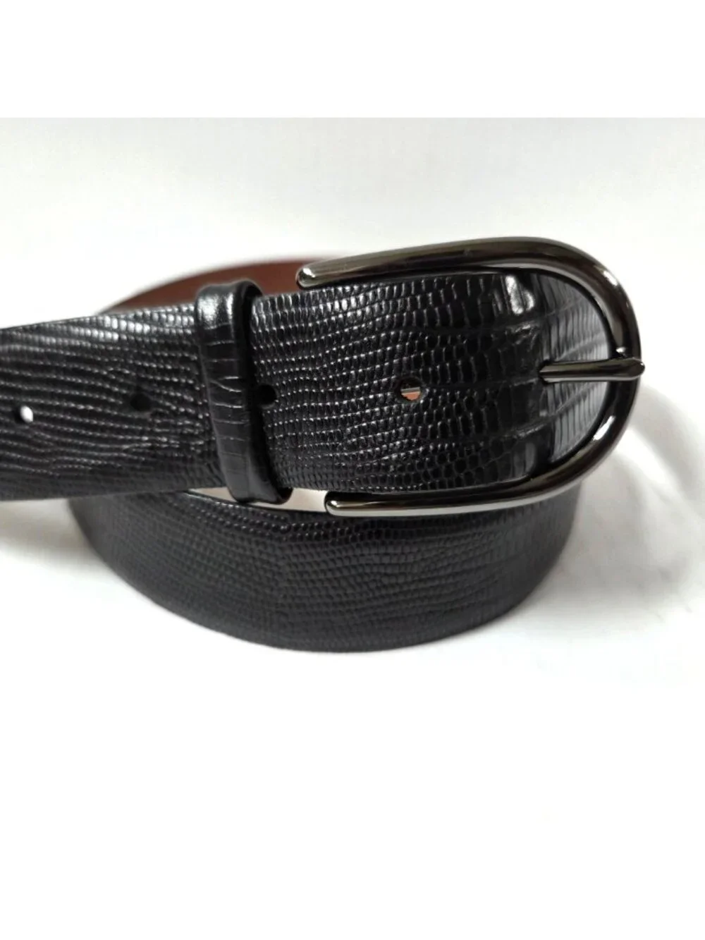 Saks Fifth Avenue Belt Mens 40 Black Italian Embossed Leather Gunmetal Buckle